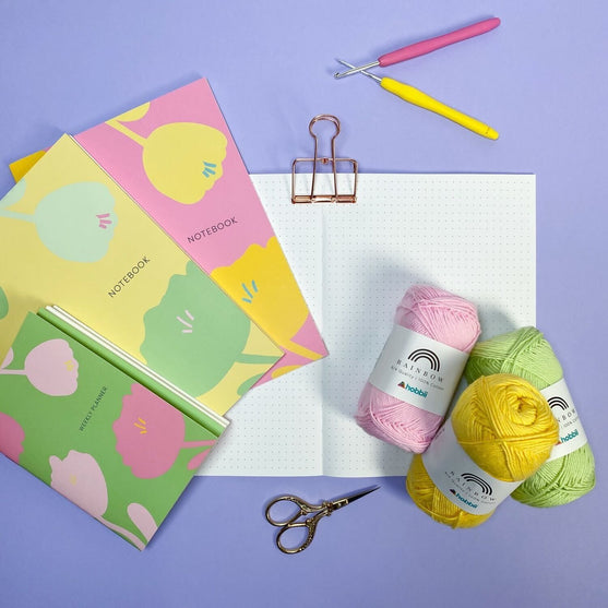 Notebook - Dotty - Kukkakuvio - Hobbii
5