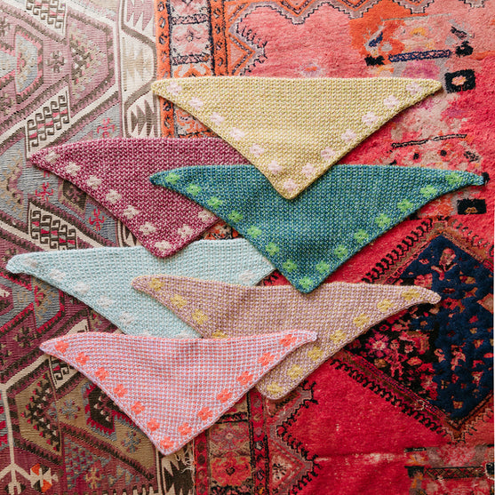 Pressed Flowers Kerchief - Mosaiikkihuivi
2