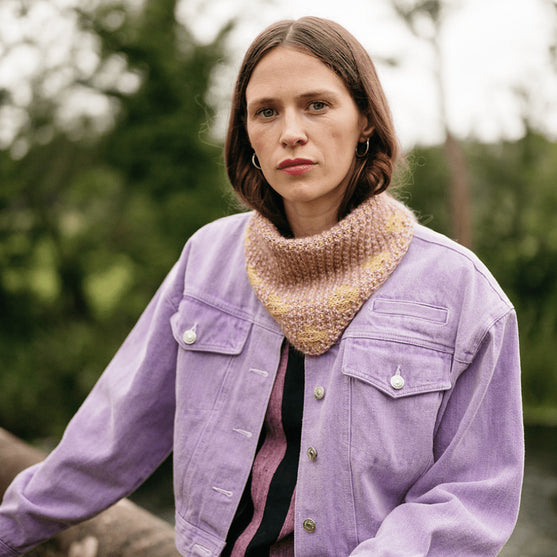 Pressed Flowers Kerchief - Mosaiikkihuivi
5