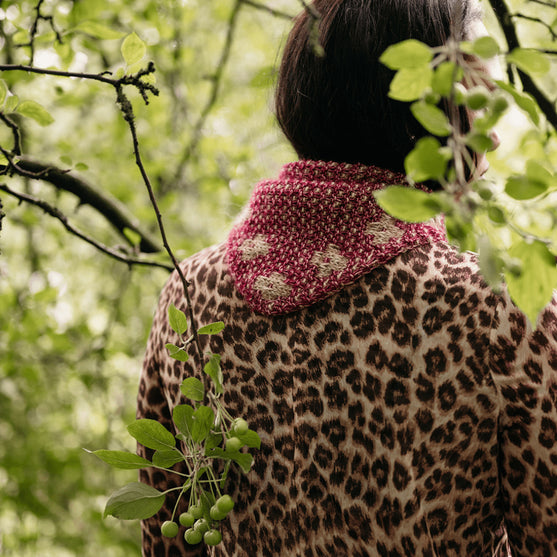 Pressed Flowers Kerchief - Mosaiikkihuivi
8