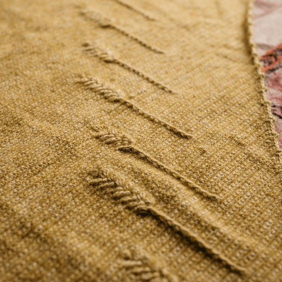 Heart of Gold - Kohokuvioinen kolmio hartiahuivi
10