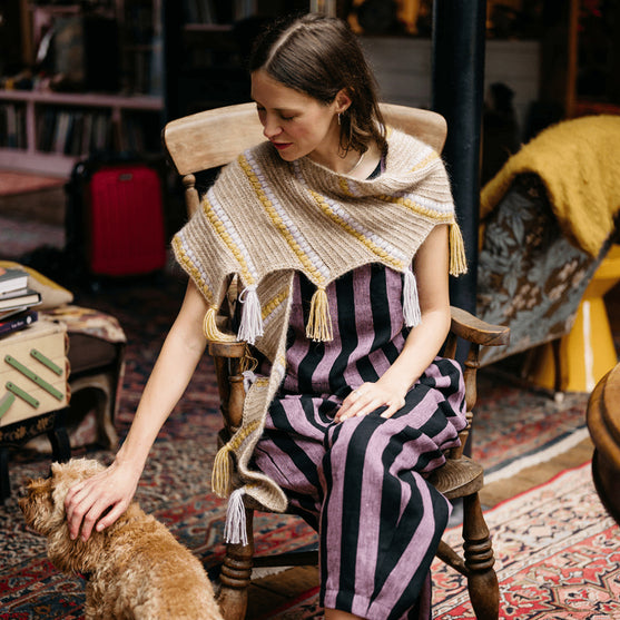 Calendula Shawl - Hartiahuivi puhvisilmukoin ja hapsuin
5