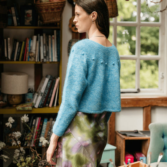 Adorned Pullover - Aina oikein kaarroke neulepaita
2