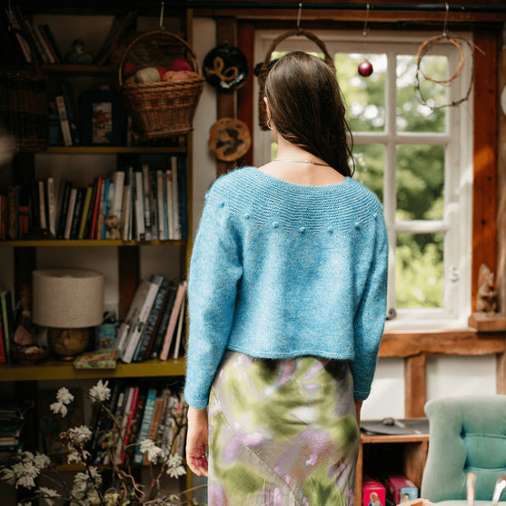 Adorned Pullover - Aina oikein kaarroke neulepaita
3