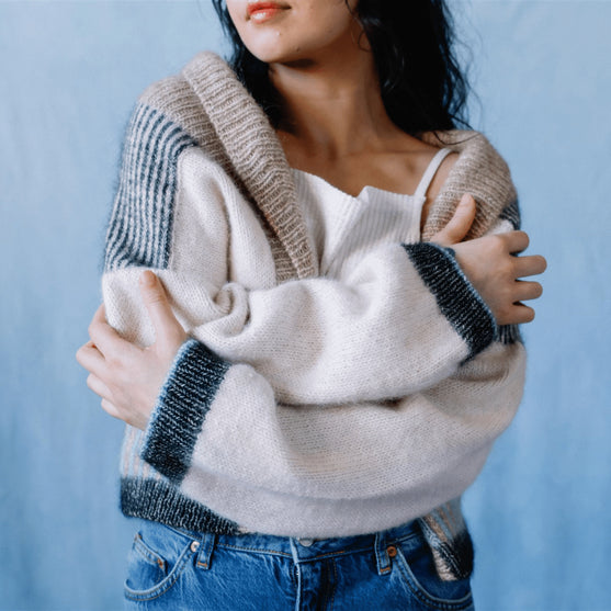 Amulet - Avonainen neuletakki
6