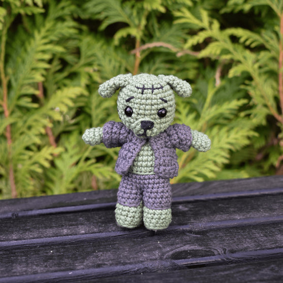 Frankie Dog - Halloween amigurumi
2
