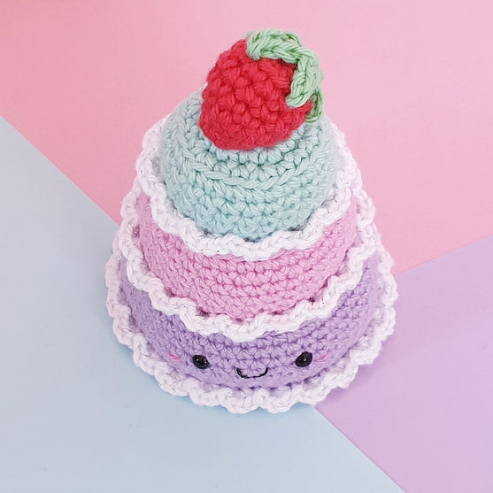 Kawaii-pehmolelu: Kolmikerroksinen kakku
3