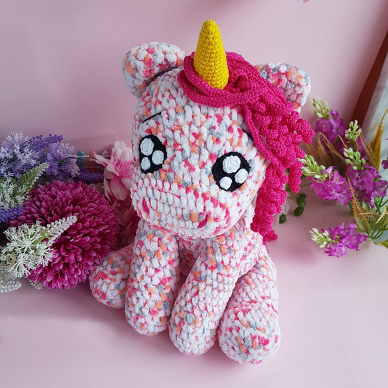 Confetti-pehmolelu: Yksisarvinen
2