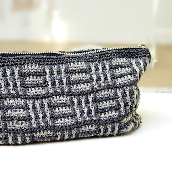 Checker - Ruudullinen meikkipussi
3