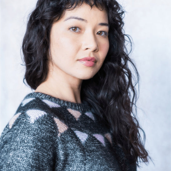 Acute - Kirjoneule T-paita
7