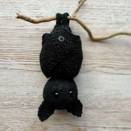 Bernard Bat - Lepakko amigurumi
2
