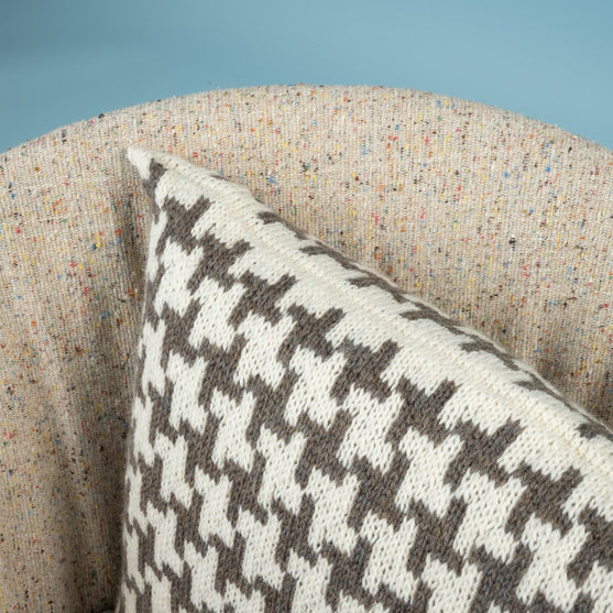 Letland - Ristikuvioinen tyyny
3