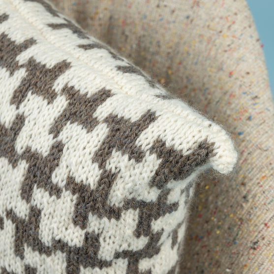 Letland - Ristikuvioinen tyyny
4