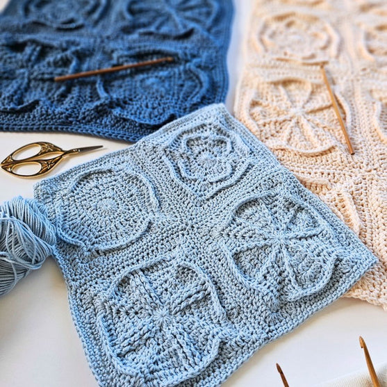 Compass Rose - Etelä - Isoäidinneliö
3