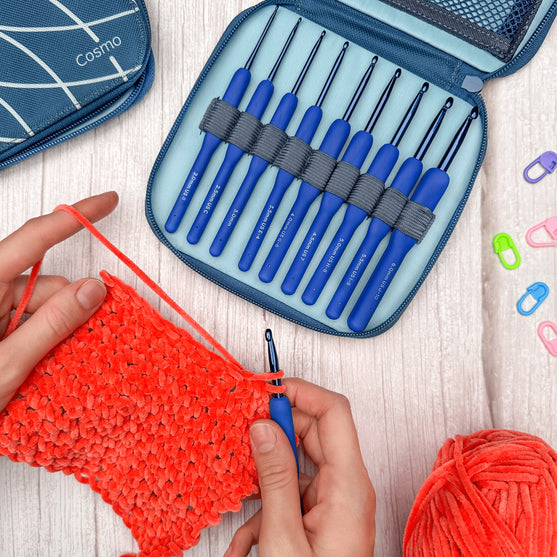 Cosmo Virkkuukoukkusetti - 9 Kokoa - Indigo - Hobbii
9