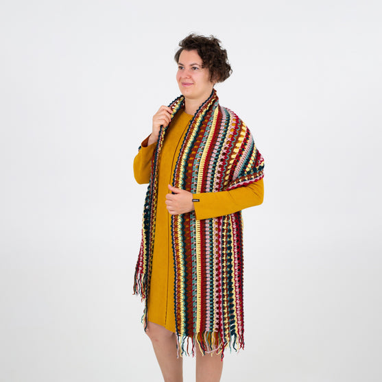 Serene Stripes - Huivi
7