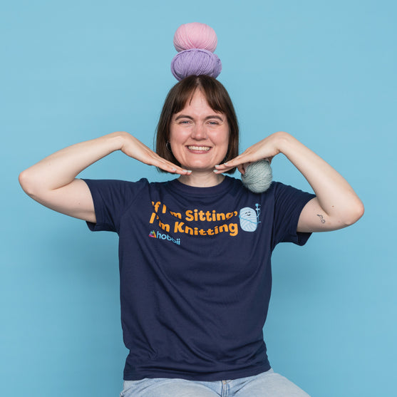 Sitting Knitting T-shirt - Yarniis (Limited Edition) - Hobbii
4