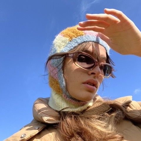 Esmeralda - Kypärämyssy
3