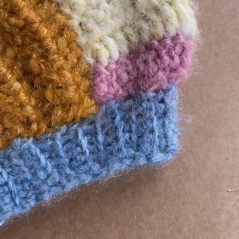 Esmeralda - Kypärämyssy
6