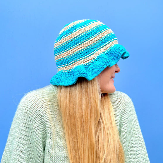 Sopka - Röyhelöreunainen kalastajahattu
3