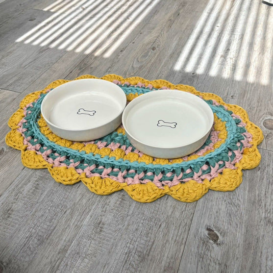 Bloom - Virkattu Matto
4