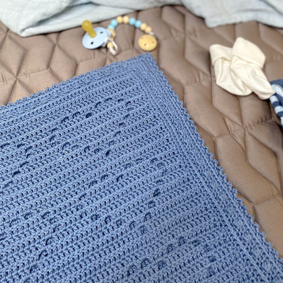 Lovely Hearts Bamboo - Sydänkuvioinen vauvan peitto
9