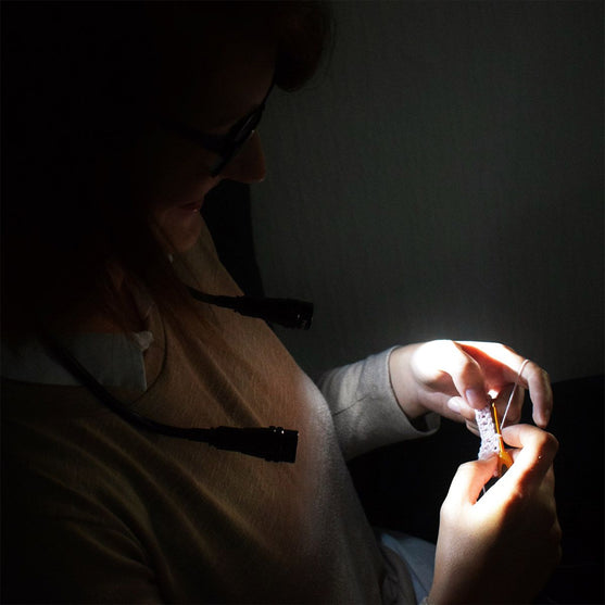 Deluxe Niskalamppu - Musta - Hobbii
8