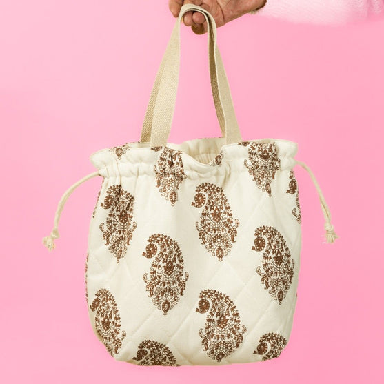 Tilkattu projektikassi nyörikiristyksellä - Hobbii
3