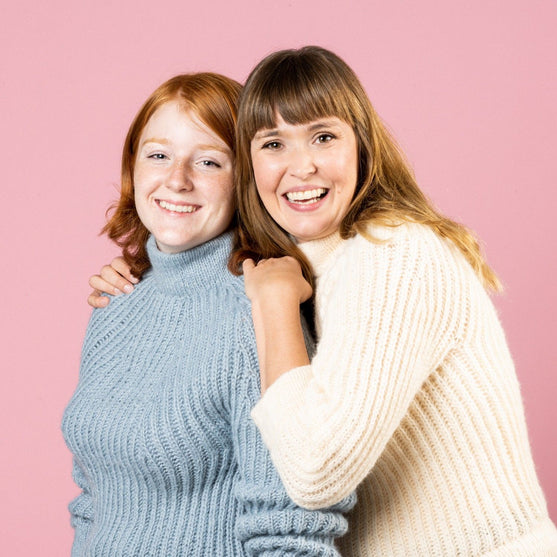 Skyler - Patenttineulepusero
8