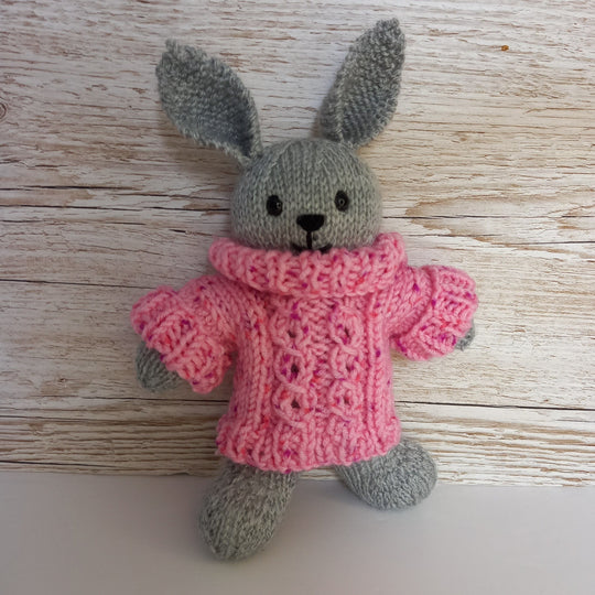 Bunny in Sweater - Pehmolelu