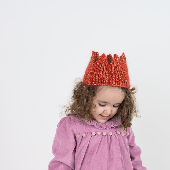 

Knitted Crown - Panta
6