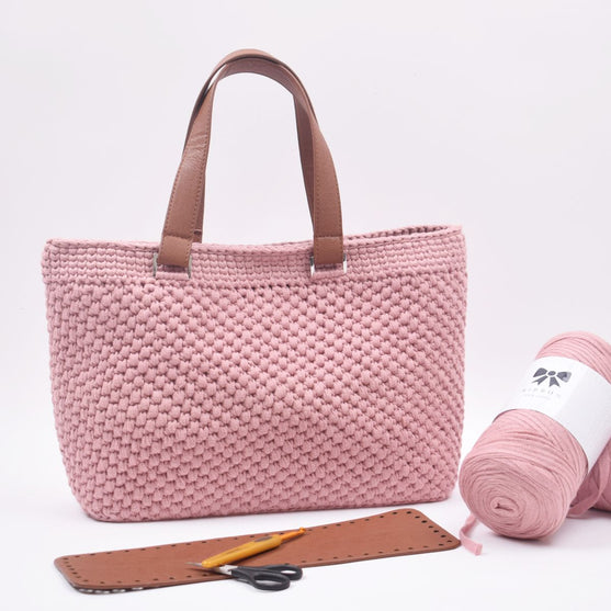 

Ribbon Shopper - Ostoskassi Nahkapohjalla
1