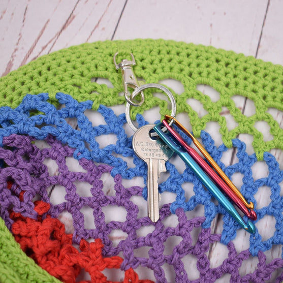 

Sateenkaarikuvioinen Rantakassi
3