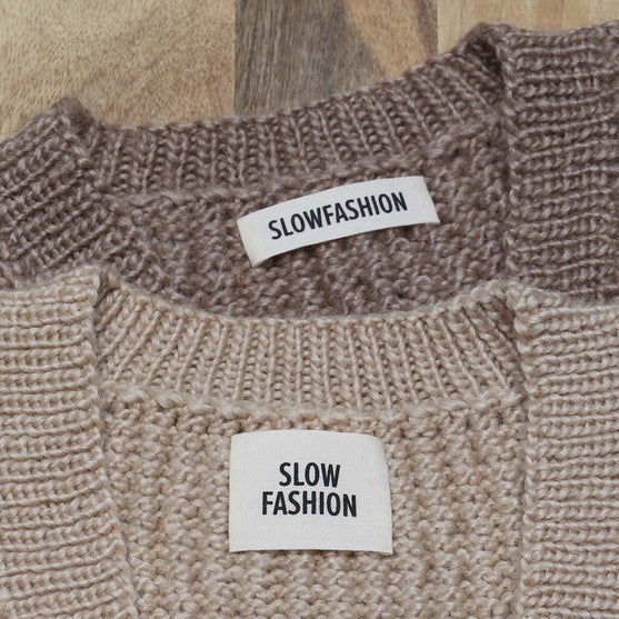 

10 Labels - Wool is Cool - Hobbii
5