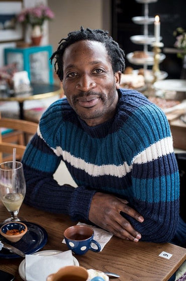 

H1703 - Miesten joustinneulepusero
1