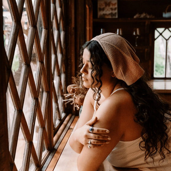 

Wheel Window - Huivi solmimisnauhoin
6