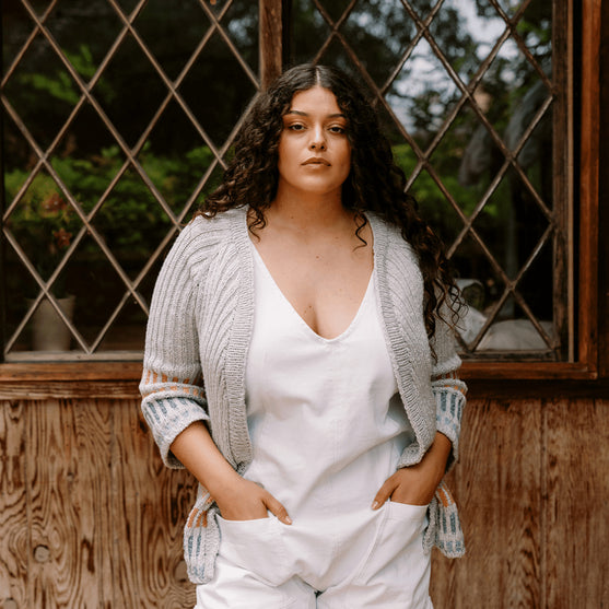 

Fusing Cardigan - Avoin neuletakki solmittavalla vyöllä
5