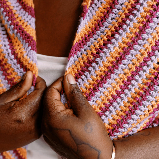 

Confetti Glass - Kolmiohuivi
6