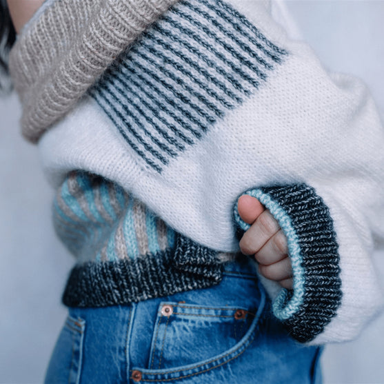 

Amulet - Avonainen neuletakki
2