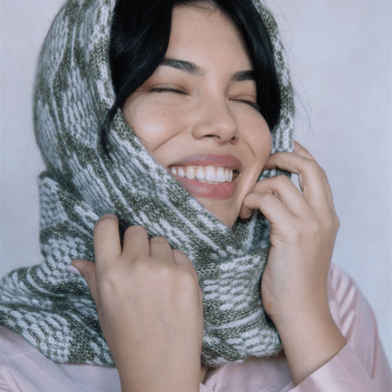 

Biophilia - Kirjoneule Infinity-huivi
5