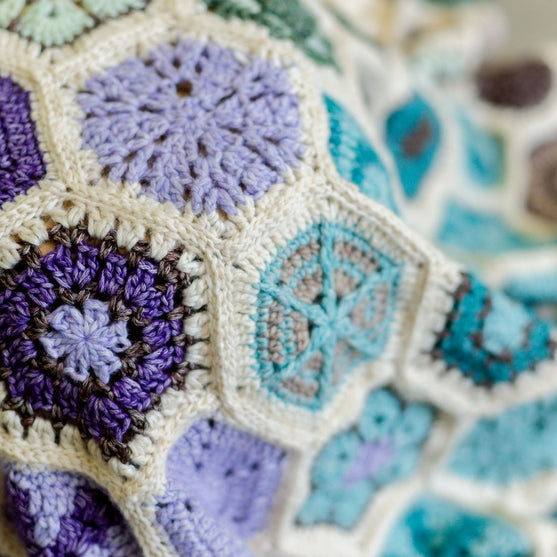 

Aura - Sylipeitto - #FrostandBloomCAL
5