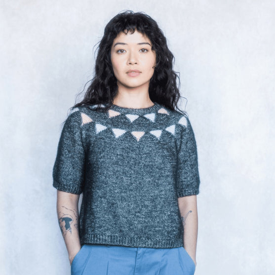 

Acute - Kirjoneule T-paita
1