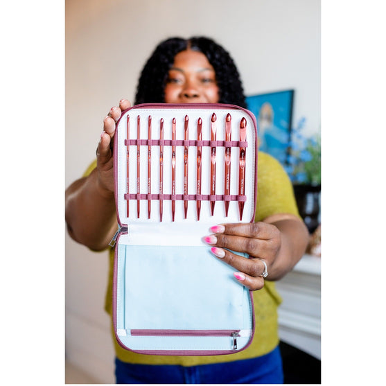 

Vaihdettava afgaanilainen/tunisialainen virkkuukoukku-setti - Hobbii X TL Yarn Crafts
2