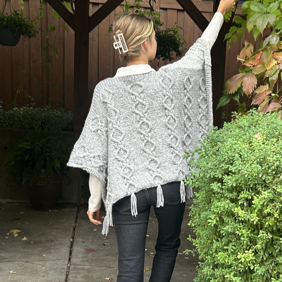 

Denise - Poncho
1