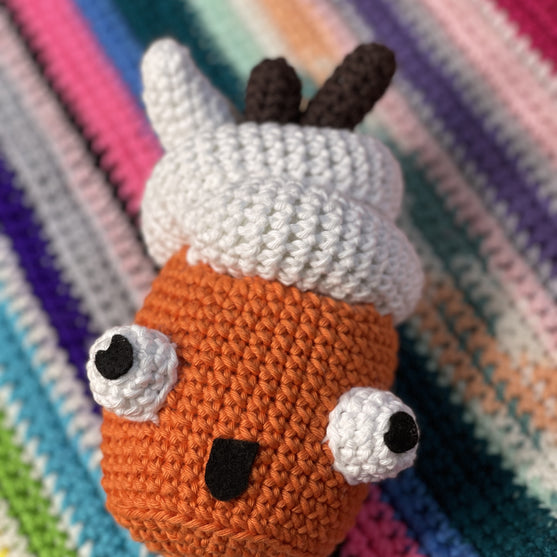 

Pumpkin Spice Latte - Amigurumi
6