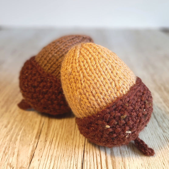 

Autumn Acorns - Syksyiset tammenterhot
3