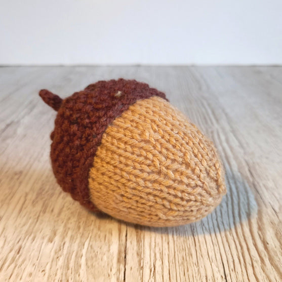 

Autumn Acorns - Syksyiset tammenterhot
5