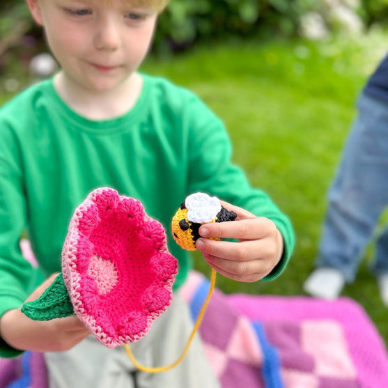 

Bumblebee - Pallosieppari
5