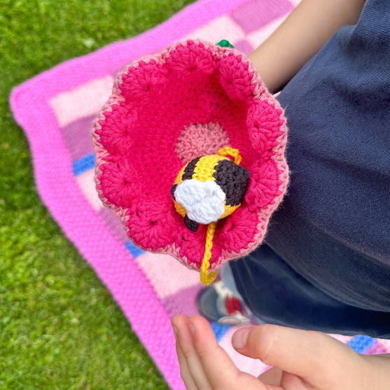 

Bumblebee - Pallosieppari
8