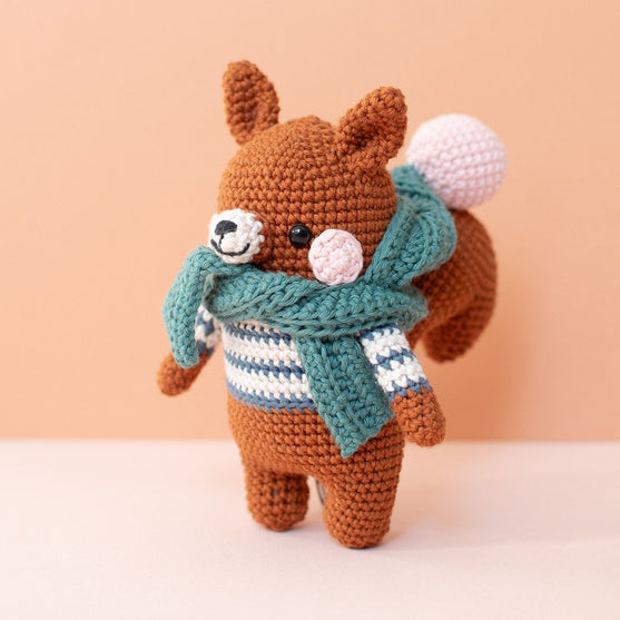 

Bruno Squirrel - Virkkauspaketti
3